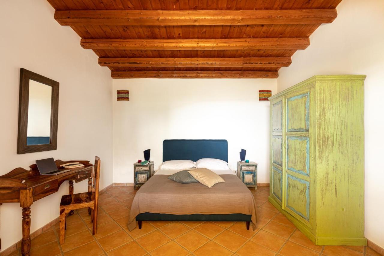 Solemar Sicilia - Le Casette Di Calzata Campofelice Di Roccella Eksteriør billede