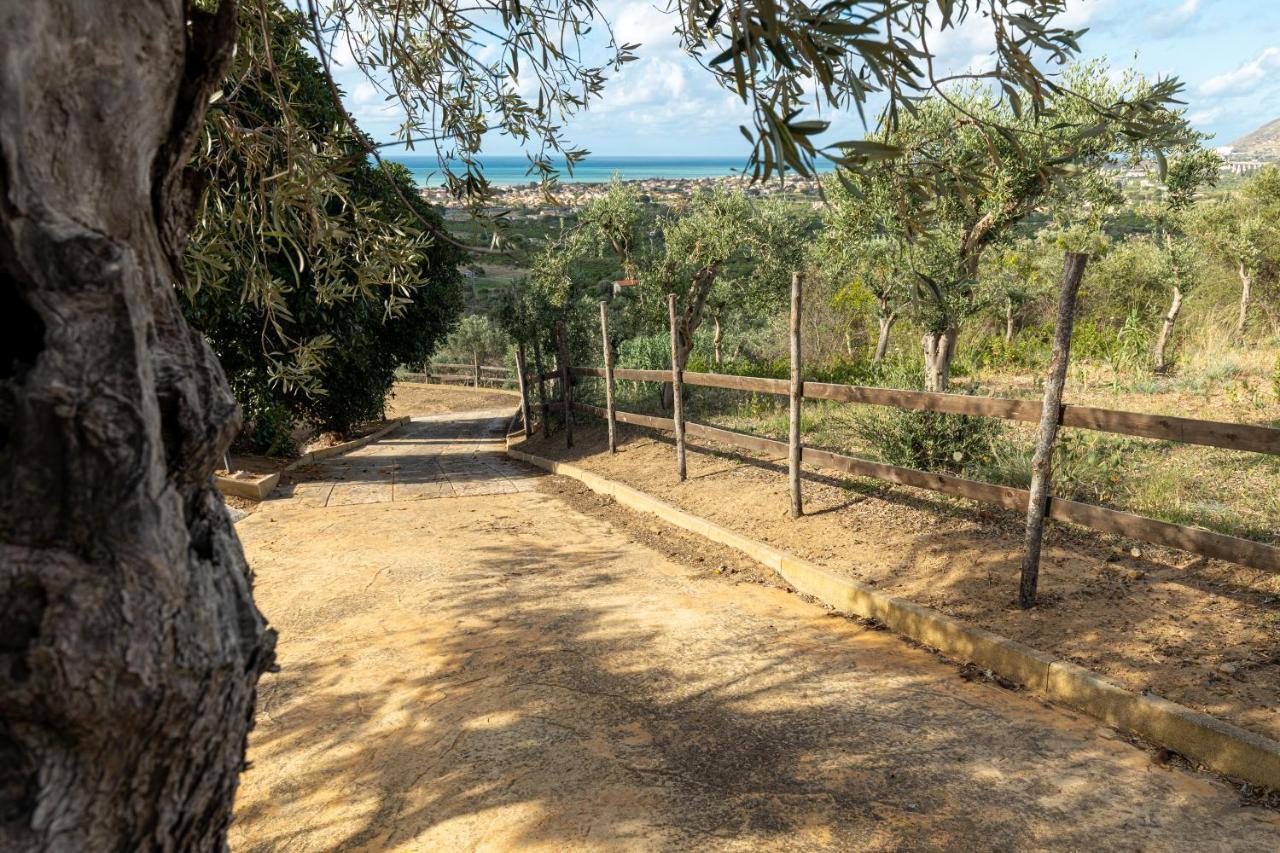 Solemar Sicilia - Le Casette Di Calzata Campofelice Di Roccella Eksteriør billede