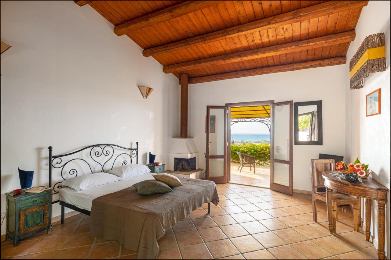Solemar Sicilia - Le Casette Di Calzata Campofelice Di Roccella Eksteriør billede