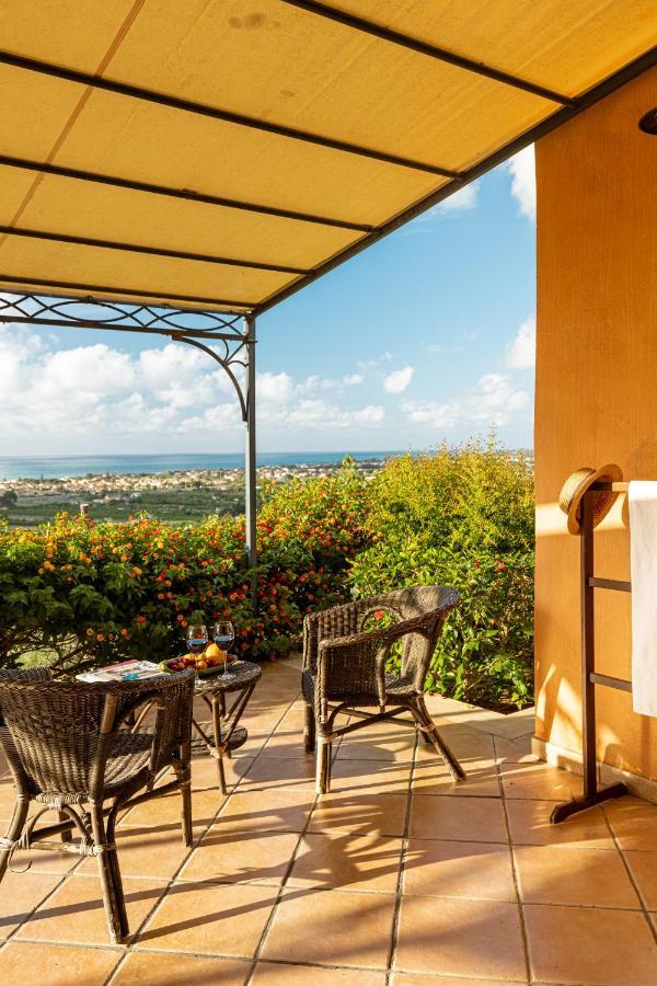 Solemar Sicilia - Le Casette Di Calzata Campofelice Di Roccella Eksteriør billede